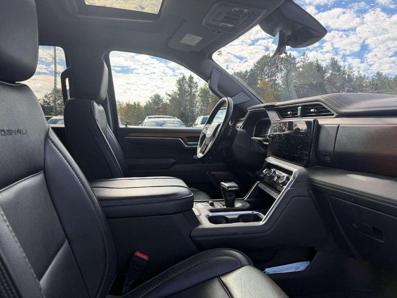 2023 GMC Sierra 1500 POWER RUNNING BOARDS. BEDLINER. HEATED FRONT AND REAR SEATS. BED VIEW CAMERA. HD SURROUND VISION. HITCH GUIDANCE W/HITCH Photo