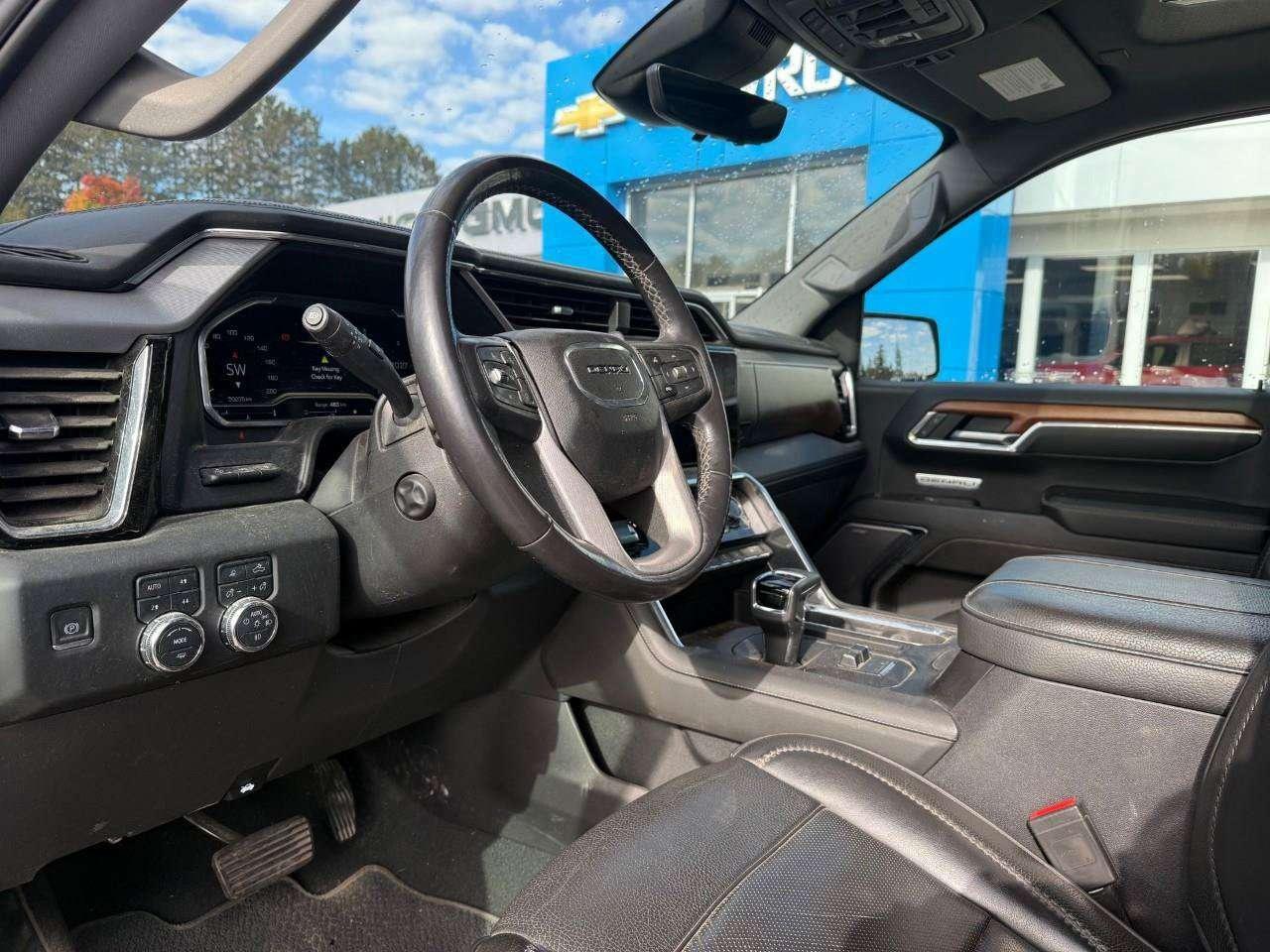 2023 GMC Sierra 1500 POWER RUNNING BOARDS. BEDLINER. HEATED FRONT AND REAR SEATS. BED VIEW CAMERA. HD SURROUND VISION. HITCH GUIDANCE W/HITCH Photo