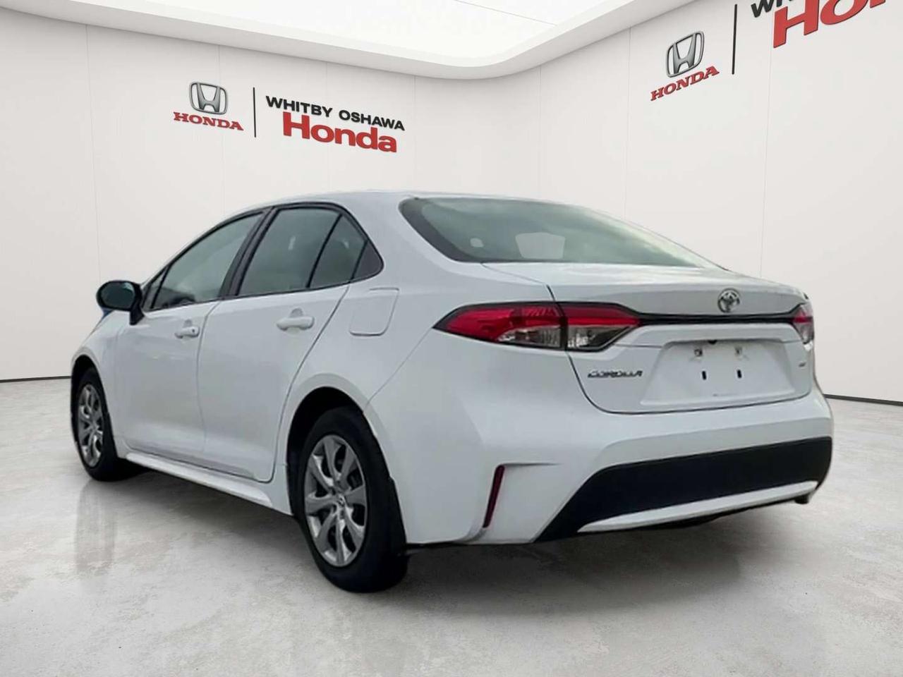2021 Toyota Corolla LE Photo4