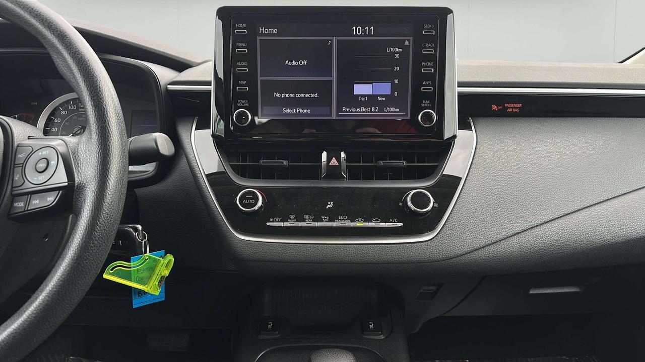 2021 Toyota Corolla LE Photo