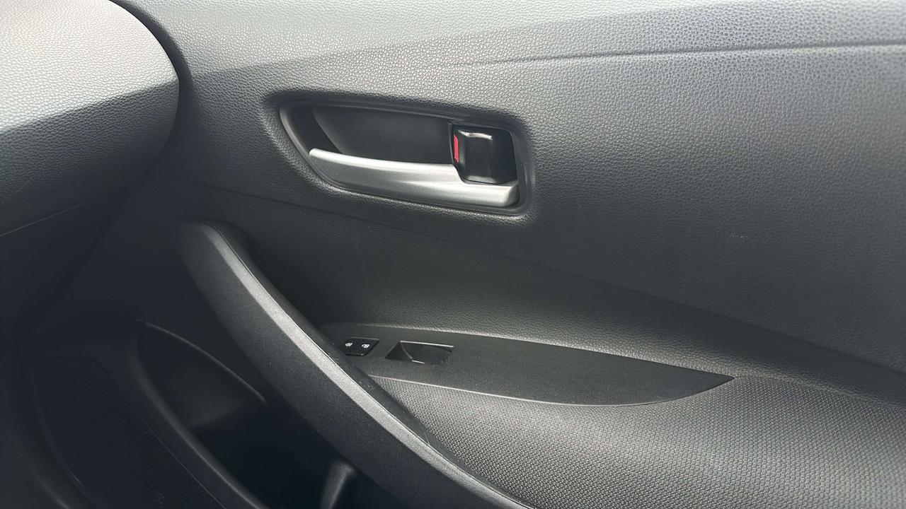 2021 Toyota Corolla LE Photo