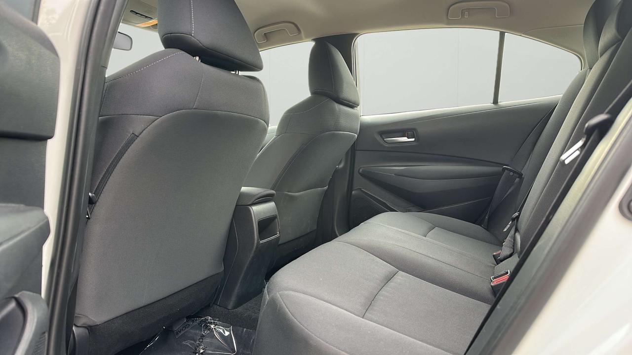 2021 Toyota Corolla LE Photo