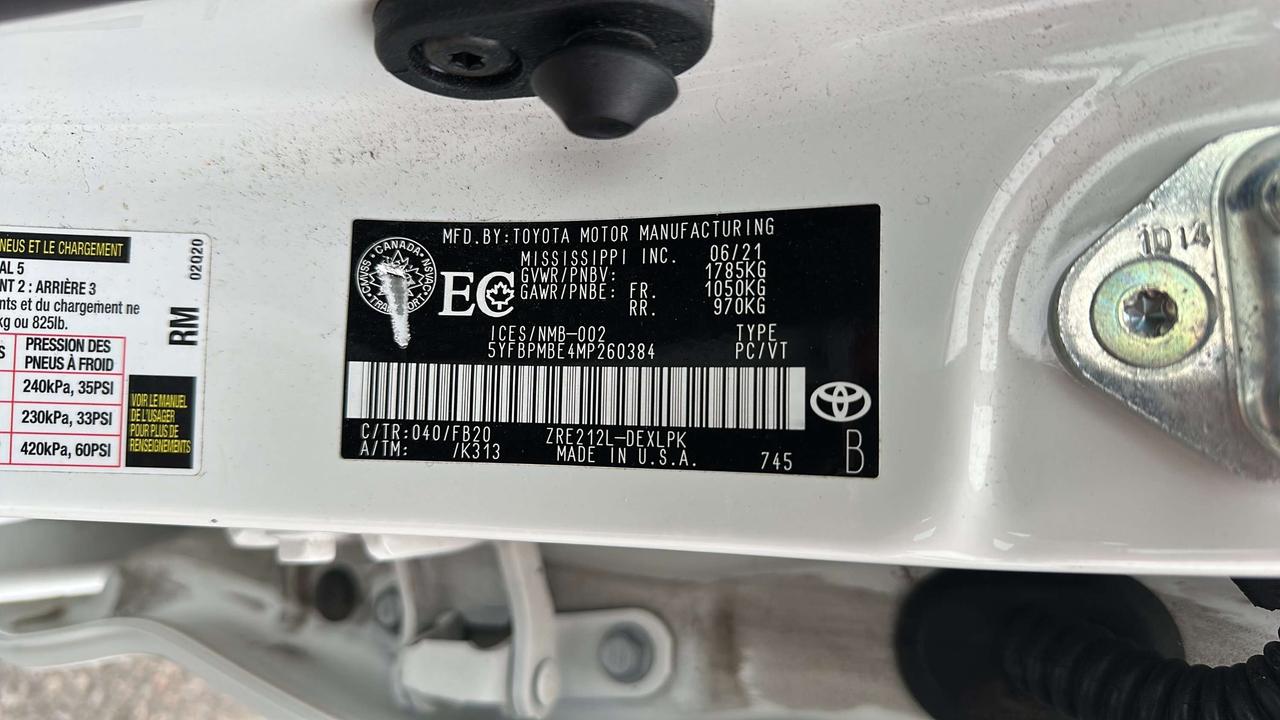 2021 Toyota Corolla LE Photo