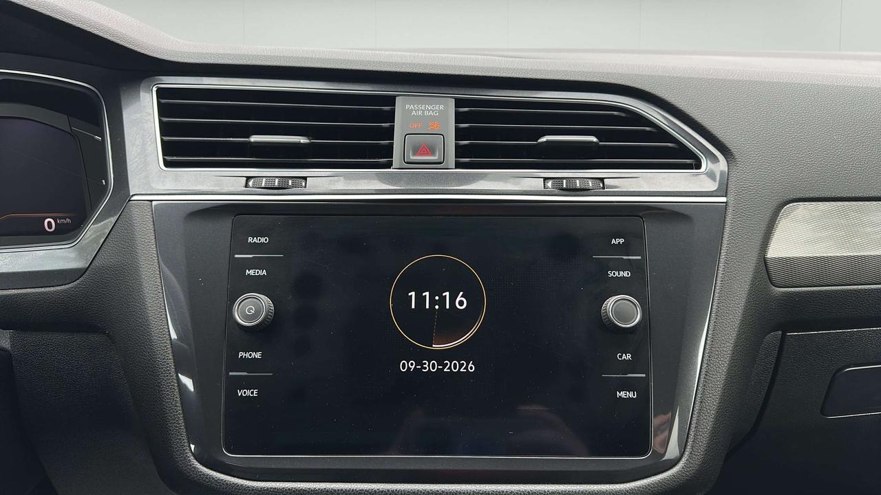 2022 Volkswagen Tiguan Comfortline R-Line Black Photo