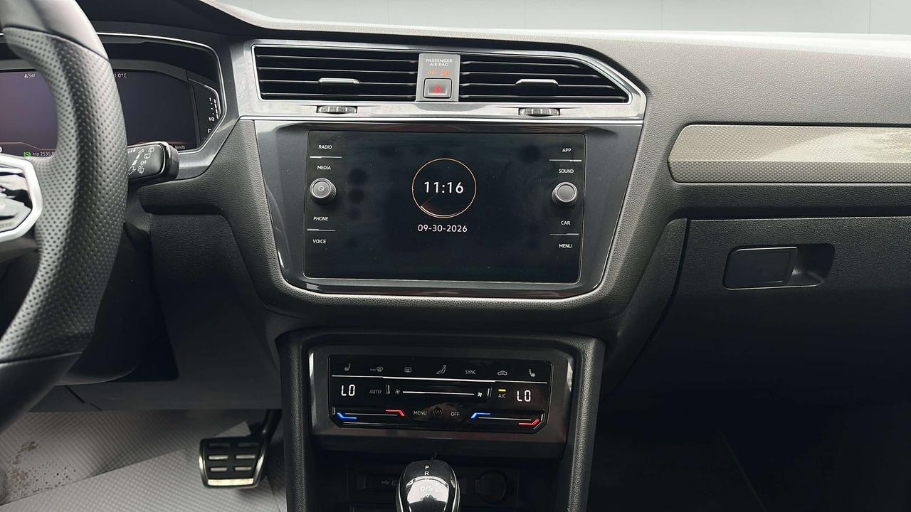 2022 Volkswagen Tiguan Comfortline R-Line Black Photo