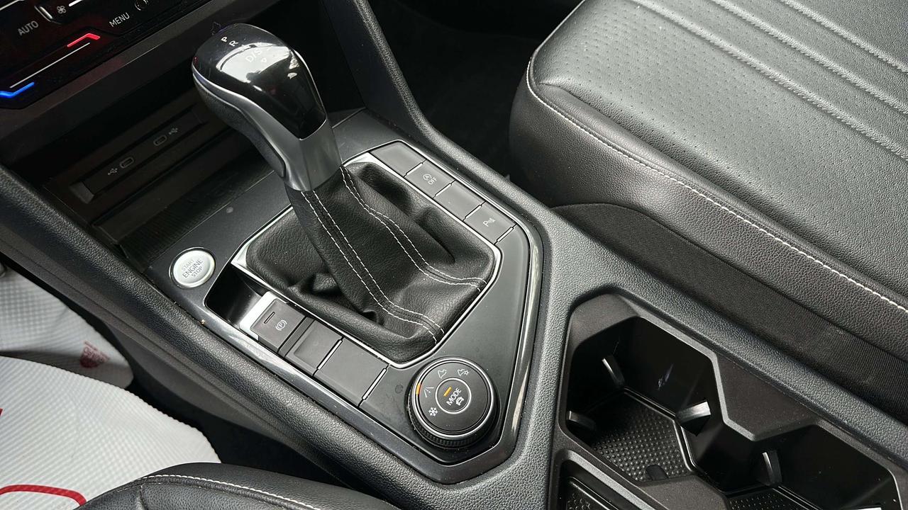 2022 Volkswagen Tiguan Comfortline R-Line Black Photo