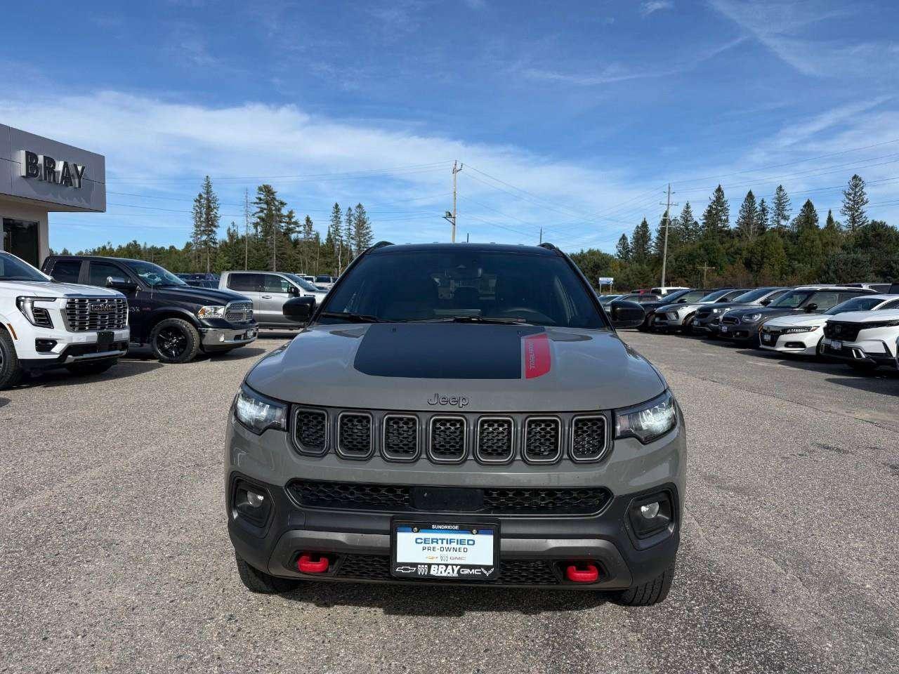 2023 Jeep Compass SELECT TERRAIN TRACTION. RAIN SENSING WIPERS. DROWSY DRIVER ALERT. 10' INCH DISPLAY. ALL WEATHER MATS. CERTIFIED. Photo1