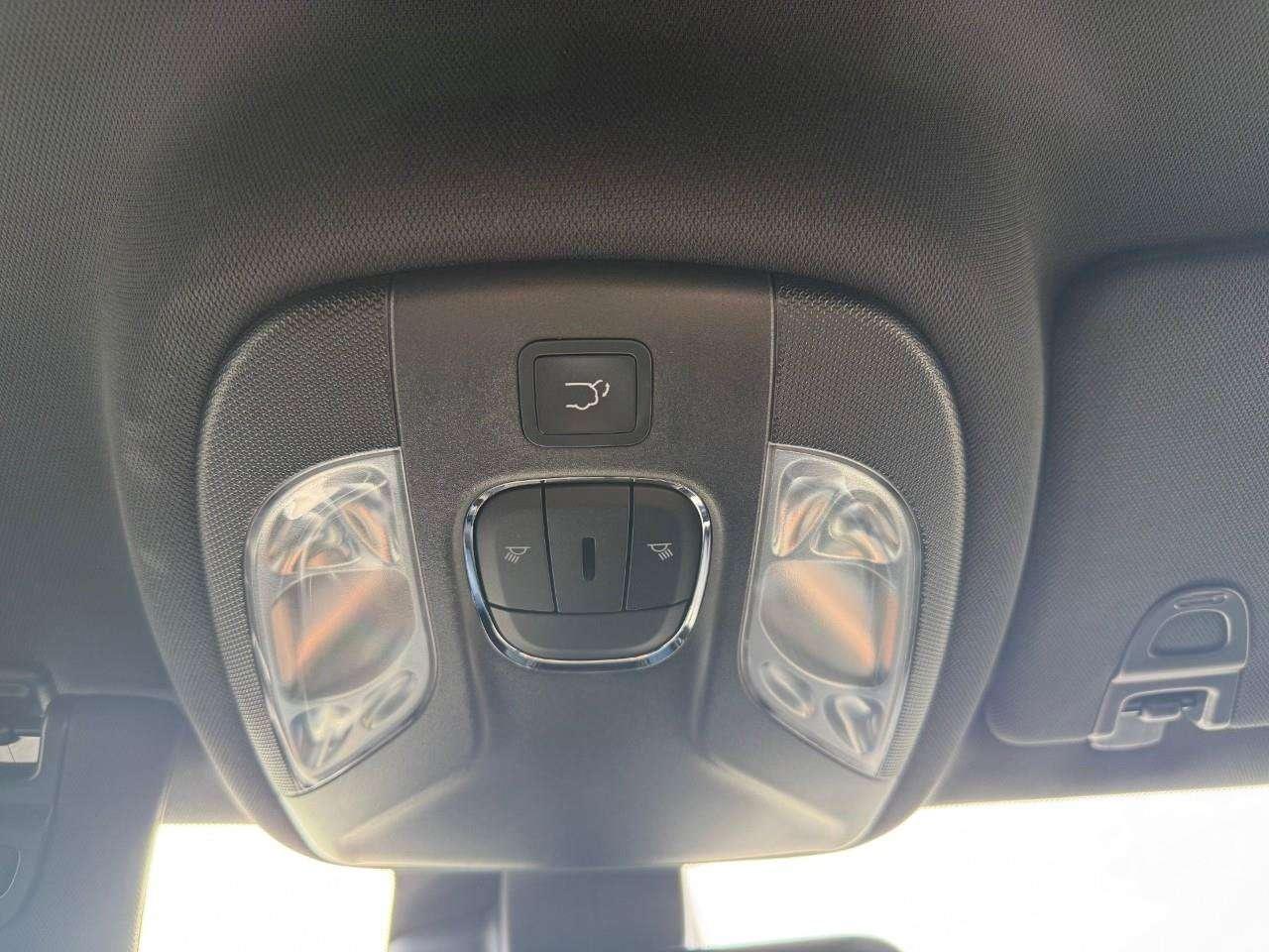 2023 Jeep Compass SELECT TERRAIN TRACTION. RAIN SENSING WIPERS. DROWSY DRIVER ALERT. 10' INCH DISPLAY. ALL WEATHER MATS. CERTIFIED. Photo