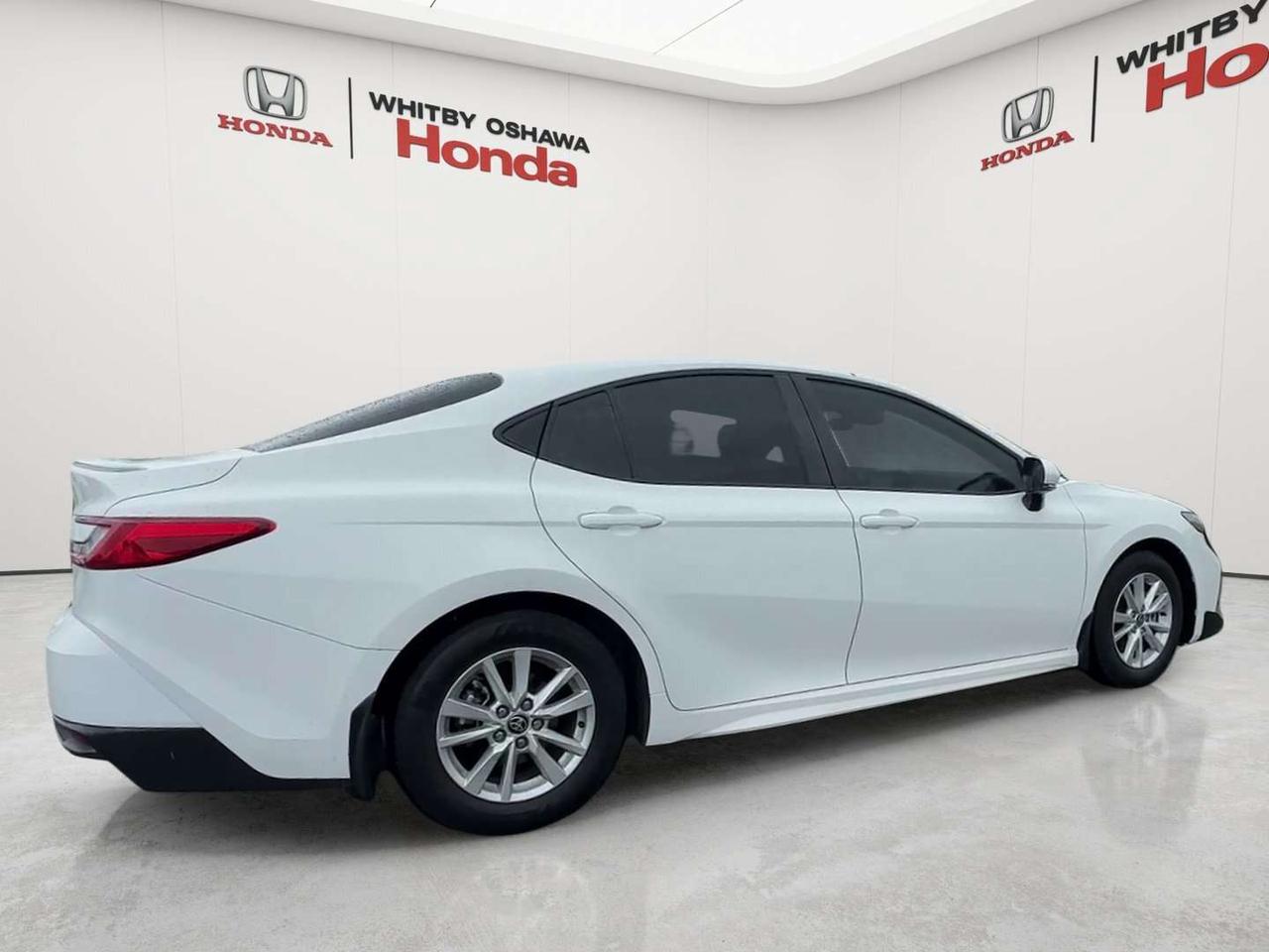 2025 Toyota Camry SE Photo