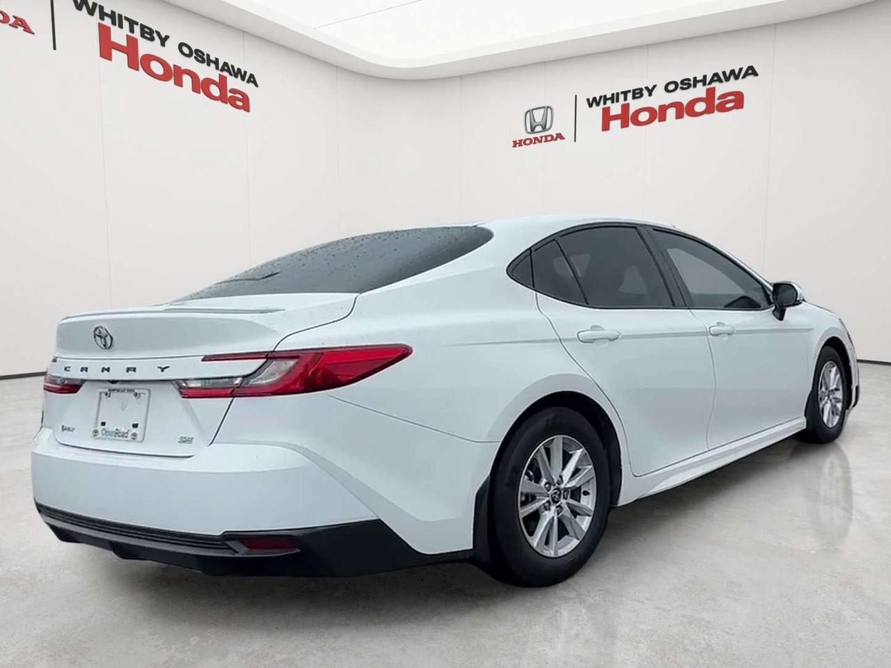 2025 Toyota Camry SE Photo
