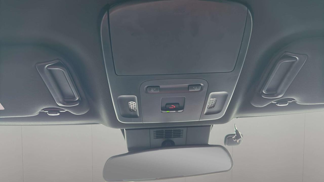 2025 Toyota Camry SE Photo