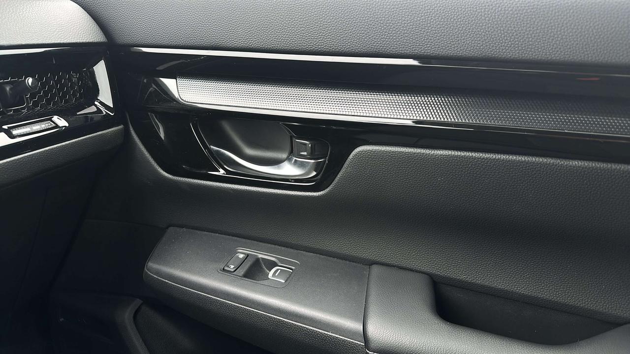 2025 Honda CR-V Sport Photo