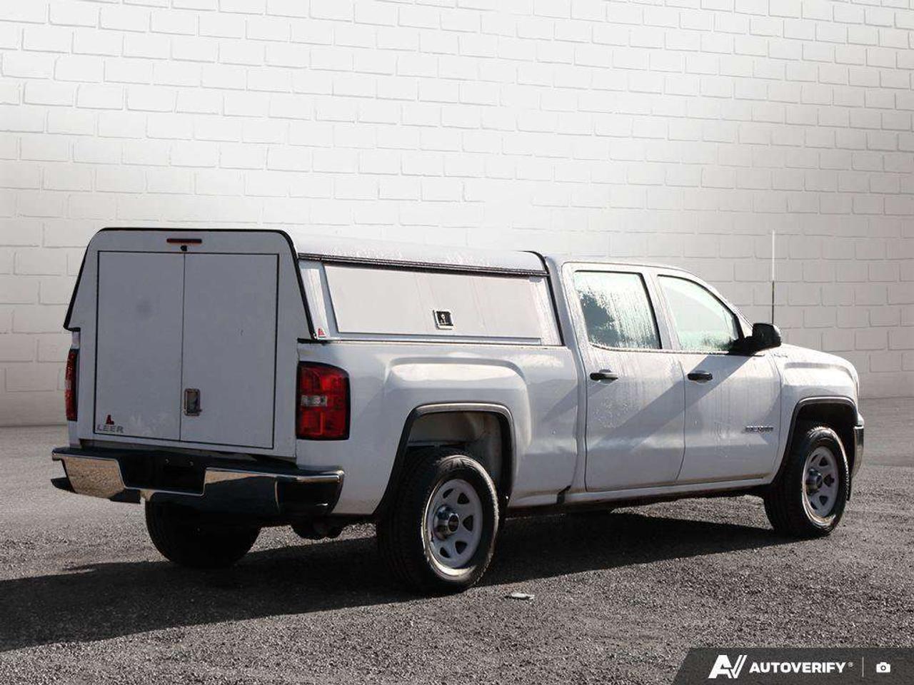 2017 GMC Sierra 1500 WT, 5.3L V8, 4X4, STEELS, CLOTH, BENCH, ONE-OWNER, AS-TRADED! Photo