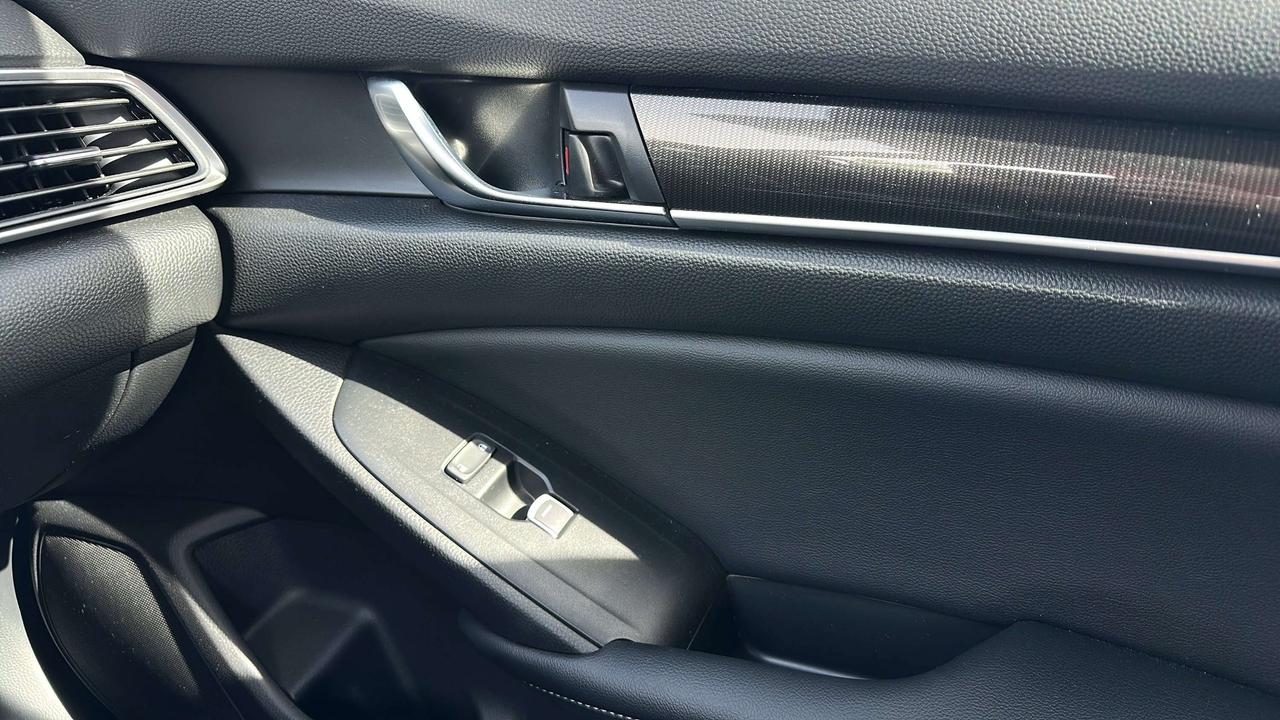 2021 Honda Accord SE Photo