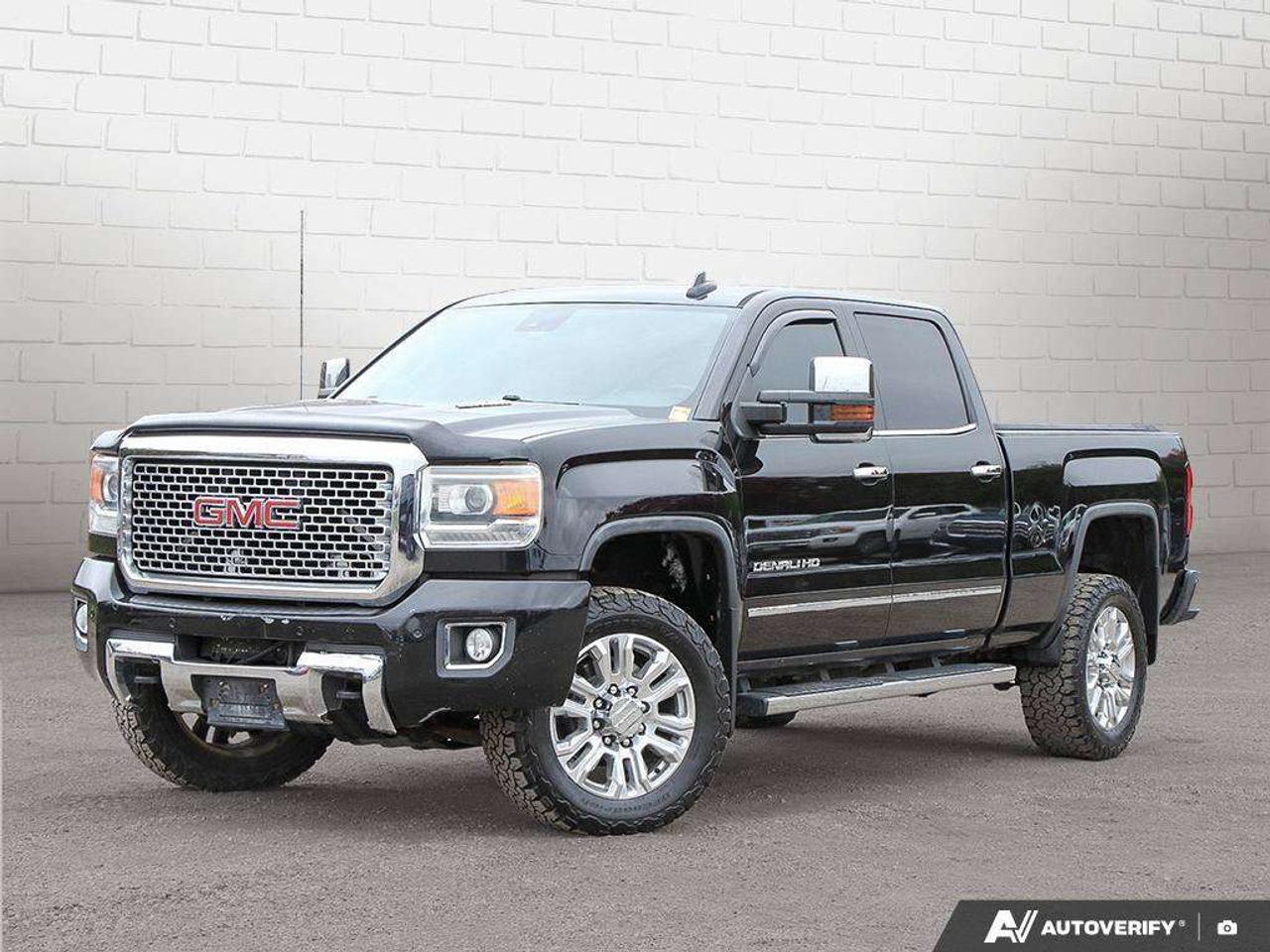 2016 GMC SIERRA 2500HD 6.6L V8, 4X4, Z71 PKG, ALLOYS, LEATHER, BOSE, ASTRADED! Photo