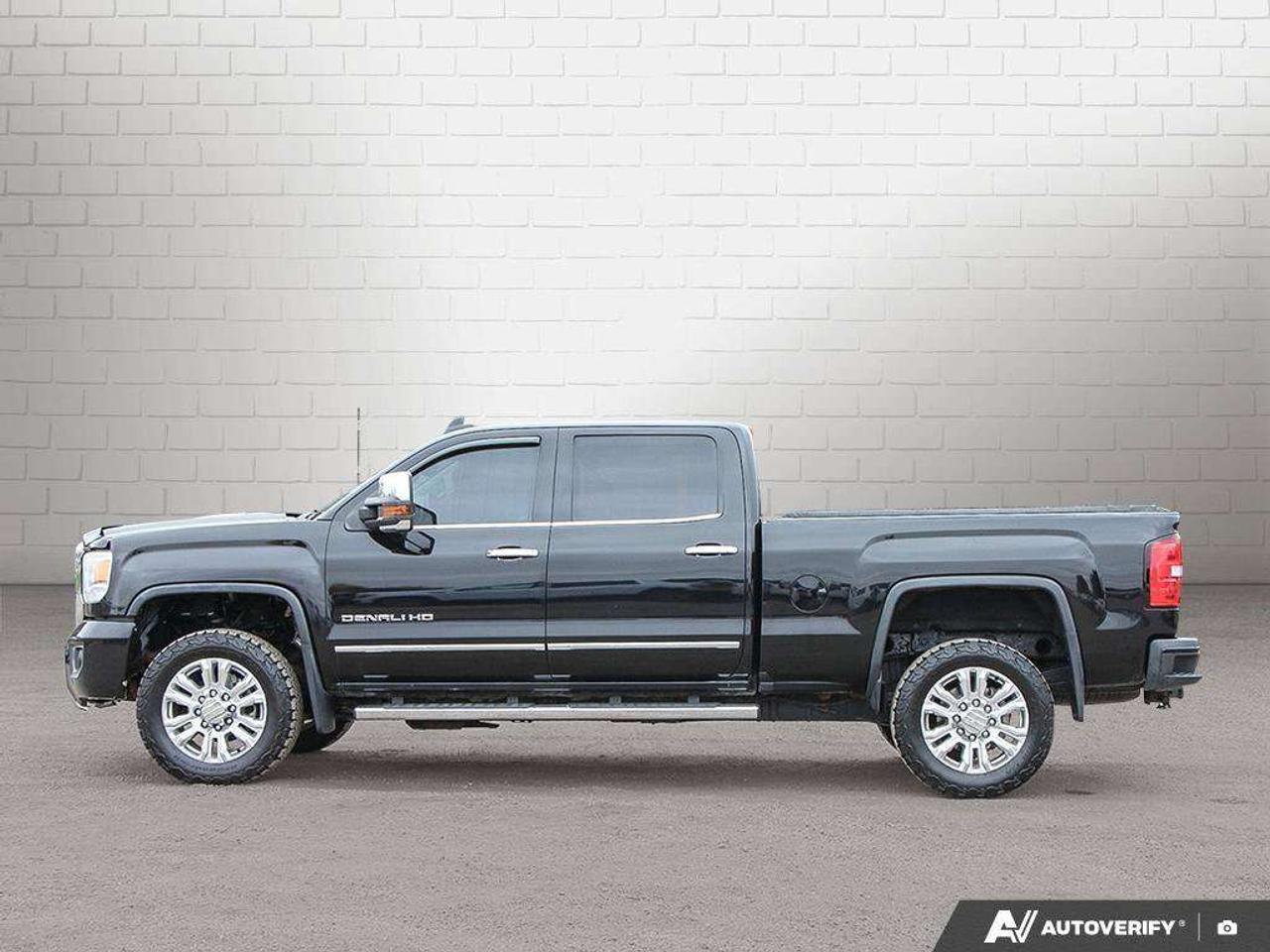 2016 GMC SIERRA 2500HD 6.6L V8, 4X4, Z71 PKG, ALLOYS, LEATHER, BOSE, ASTRADED! Photo1
