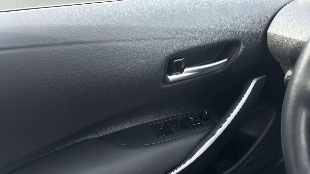 2025 Toyota Corolla SE Photo