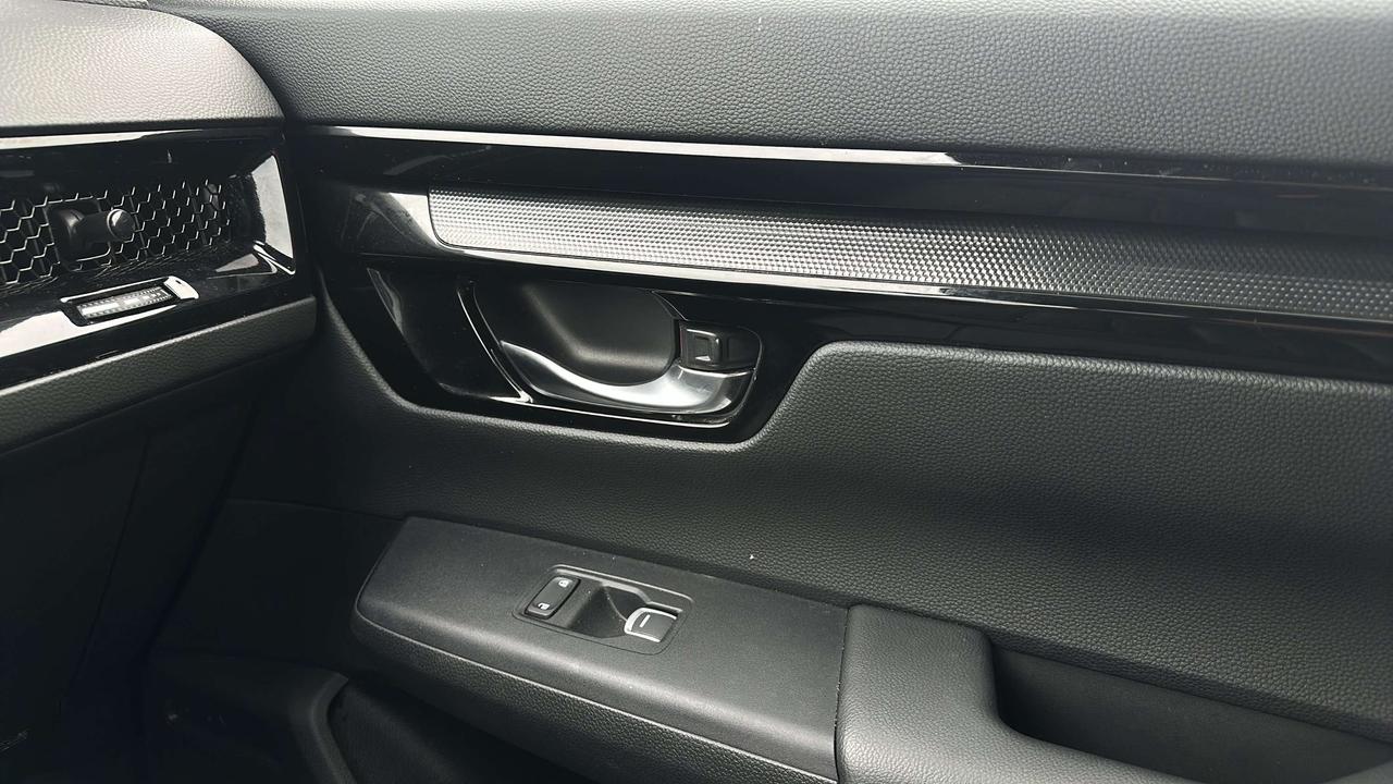 2025 Honda CR-V Touring Photo