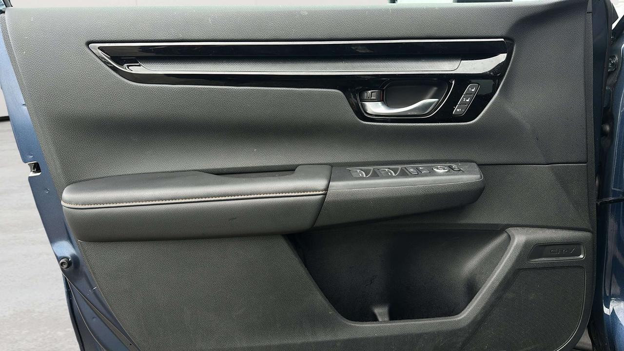 2025 Honda CR-V Touring Photo