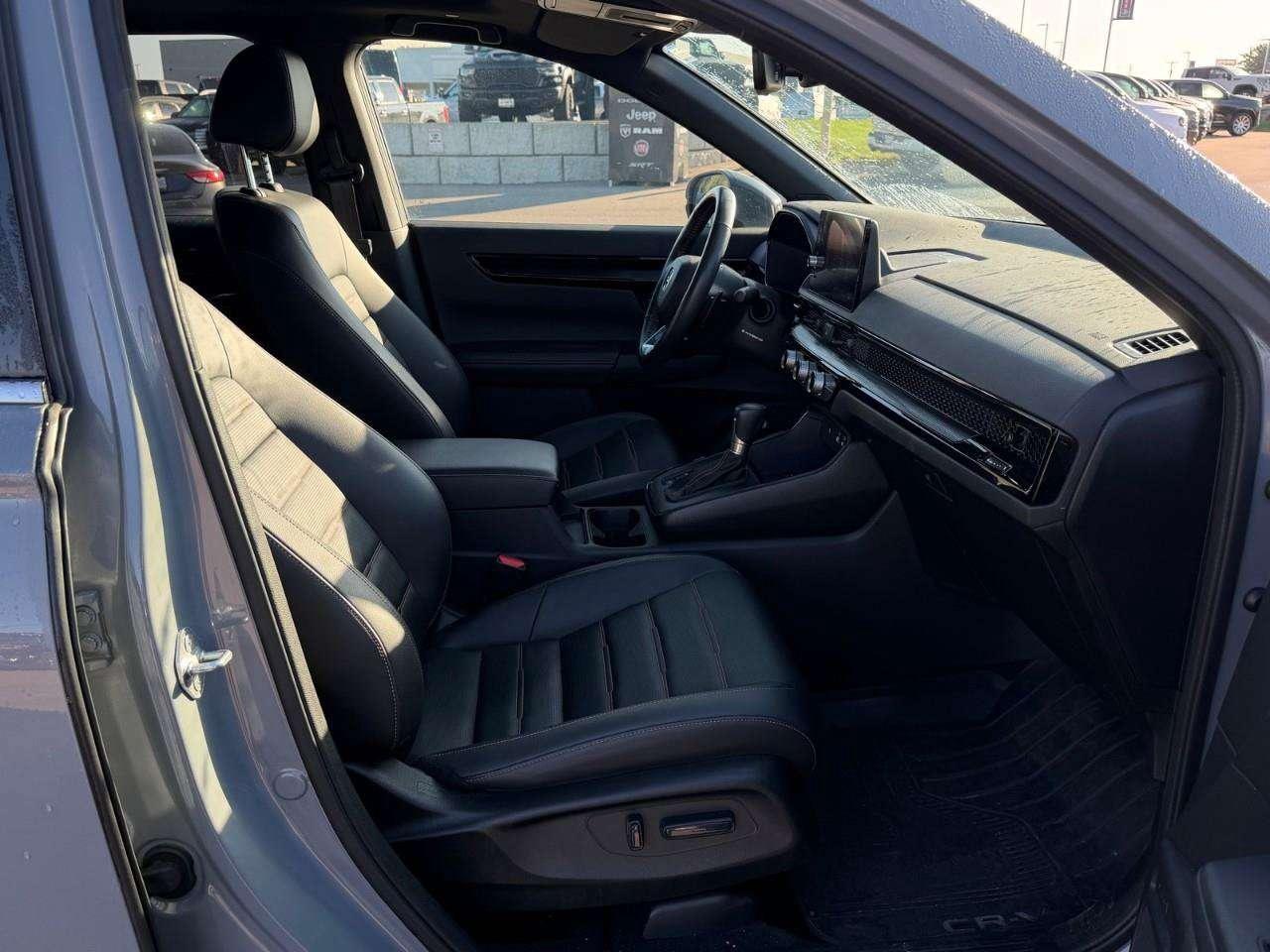 2024 Honda CR-V ACCIDENT FREE   SUNROOF   LEATHER Photo