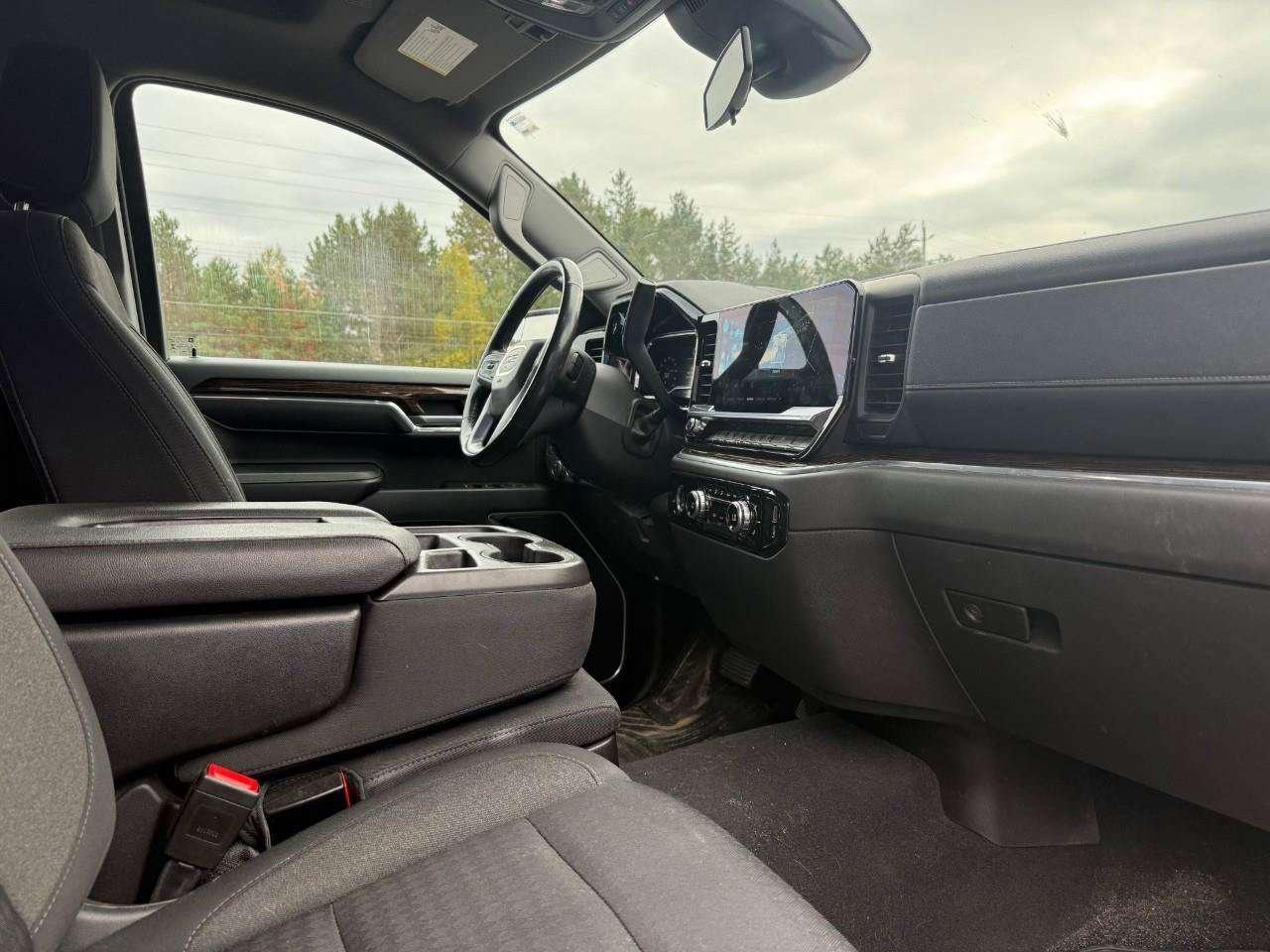 2022 GMC Sierra 1500 BRAY ORIGINAL. RUNNING BOARDS. BEDLINER. ALL WEATHER MATS. KODIAK EDITION. Photo