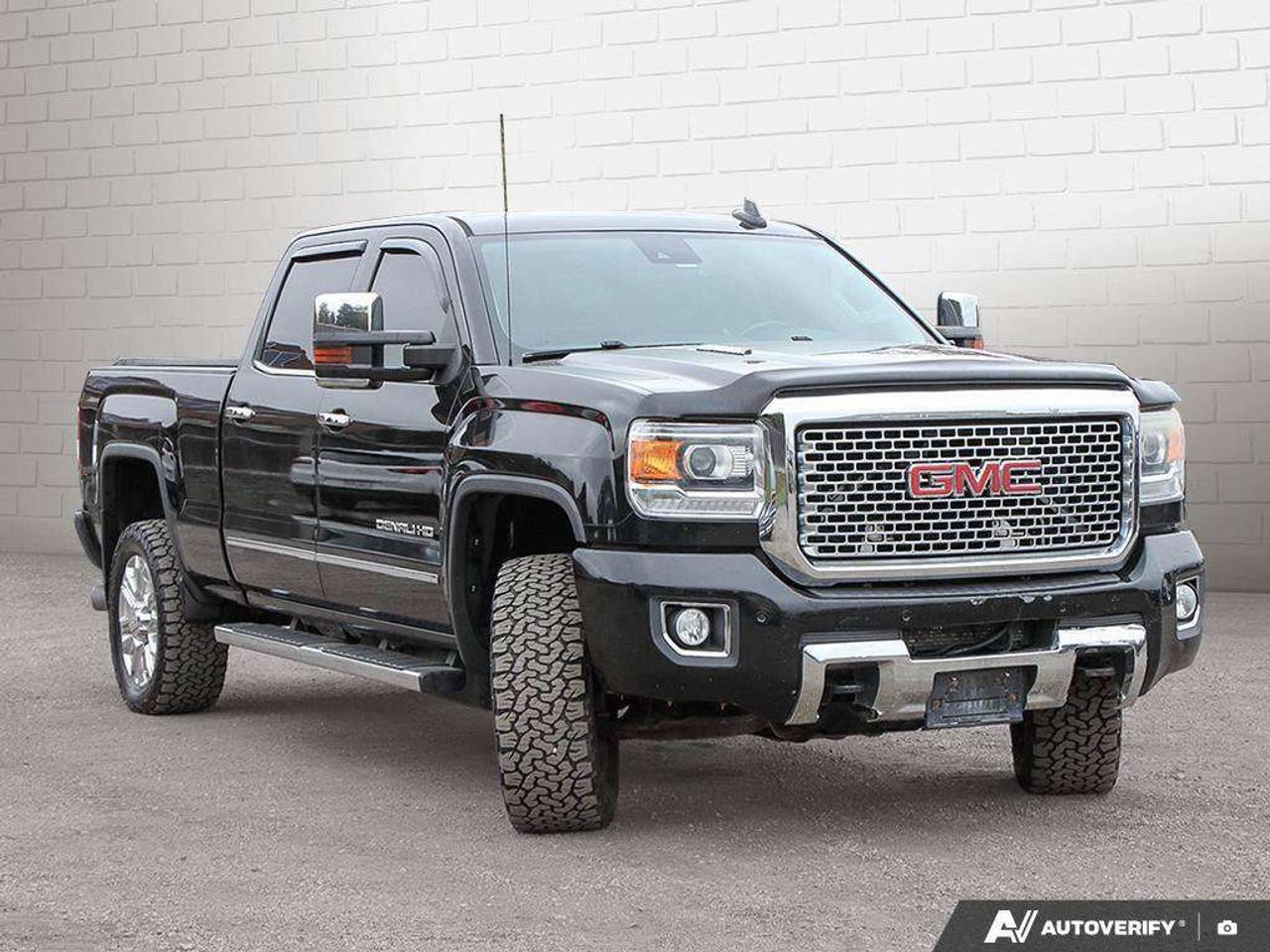 2016 GMC SIERRA 2500HD 6.6L V8, 4X4, Z71 PKG, ALLOYS, LEATHER, BOSE, ASTRADED! Photo