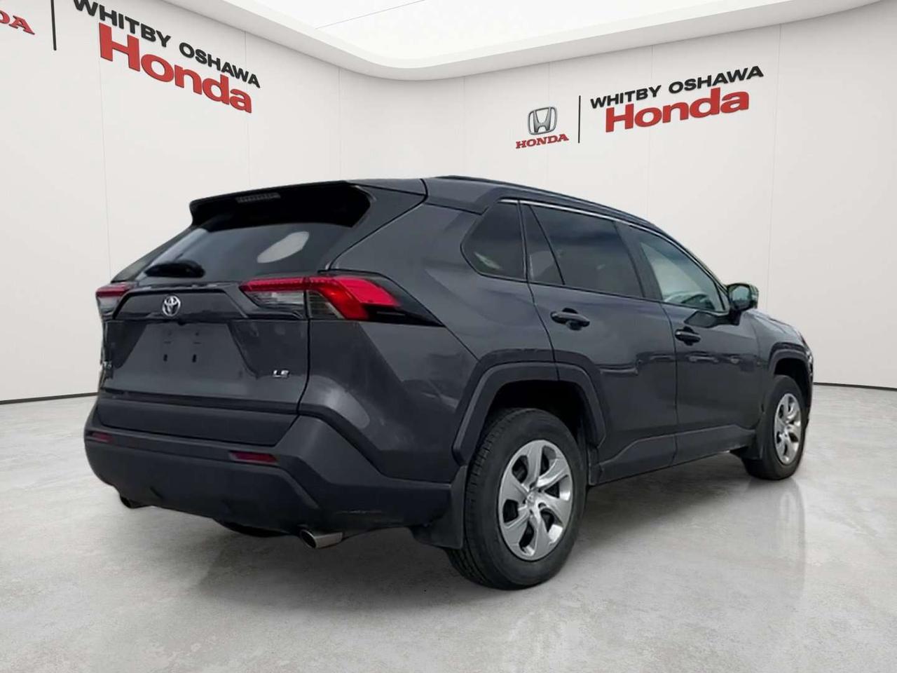 2021 Toyota RAV4 LE Photo