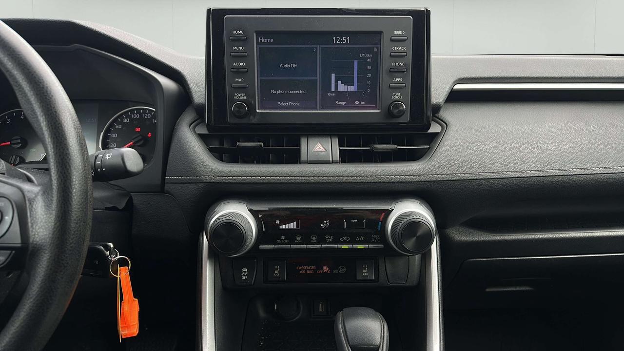 2021 Toyota RAV4 LE Photo
