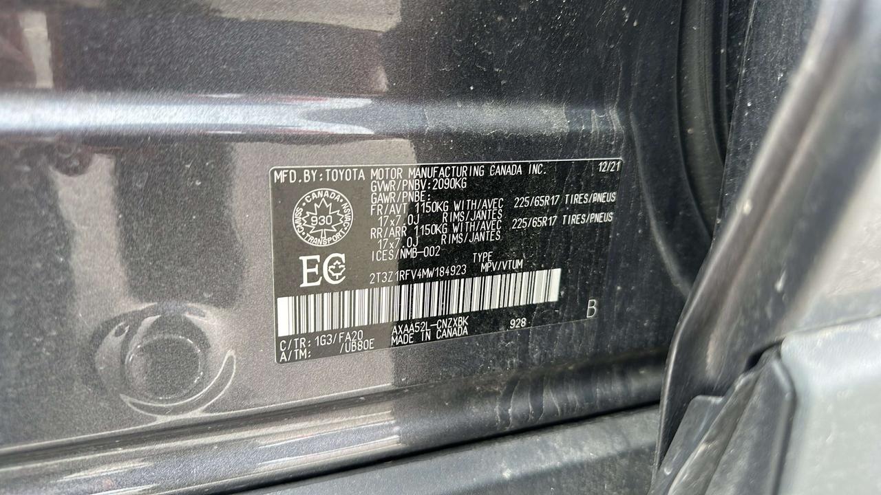 2021 Toyota RAV4 LE Photo