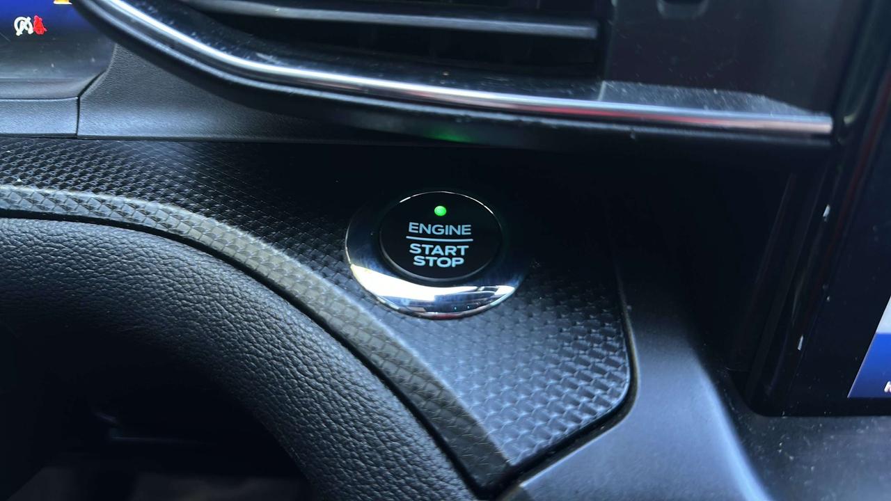 2020 Ford Explorer ST Photo
