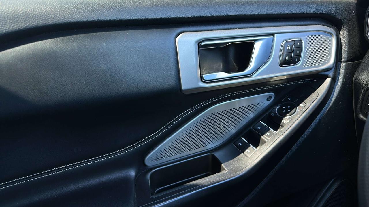 2020 Ford Explorer ST Photo