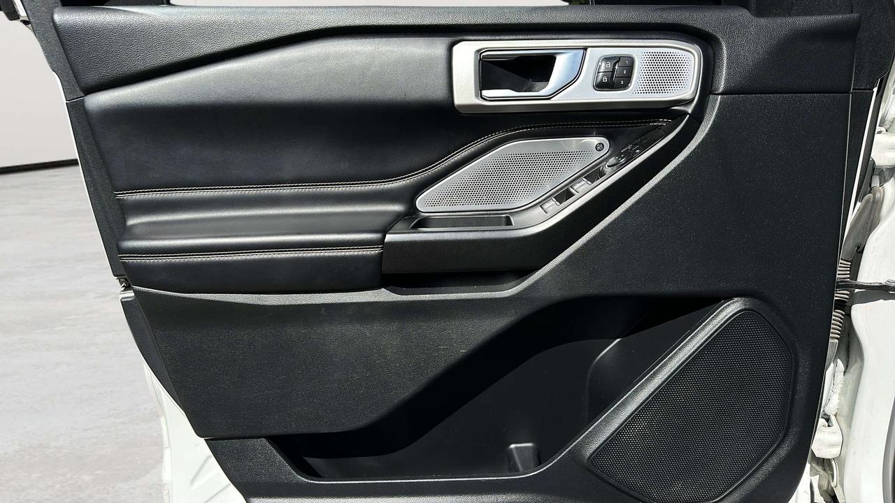 2020 Ford Explorer ST Photo