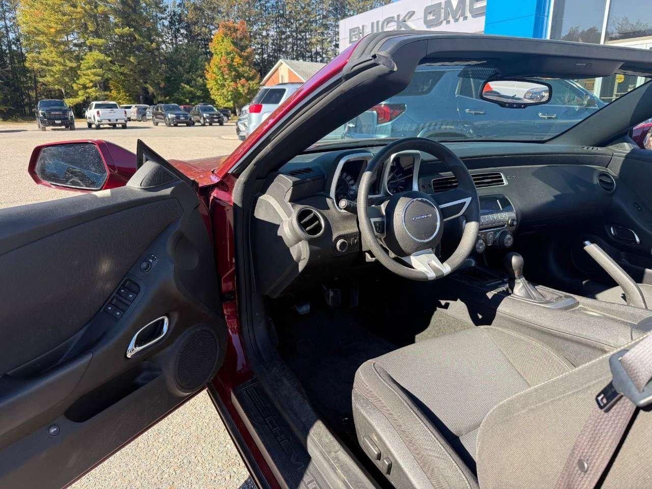 2011 Chevrolet Camaro CONVERTIBLE. 6 SPEED MANUAL TRANSMISSION. 20 INCH ALUMINUM WHEELS. RALLY SPORT PKG. CERTIFIED. Photo
