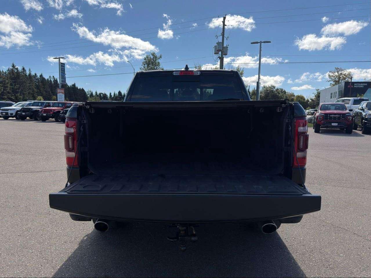 2022 RAM 1500 5.7L V8 HEMI   LEATHER   HEATED SEATS Photo