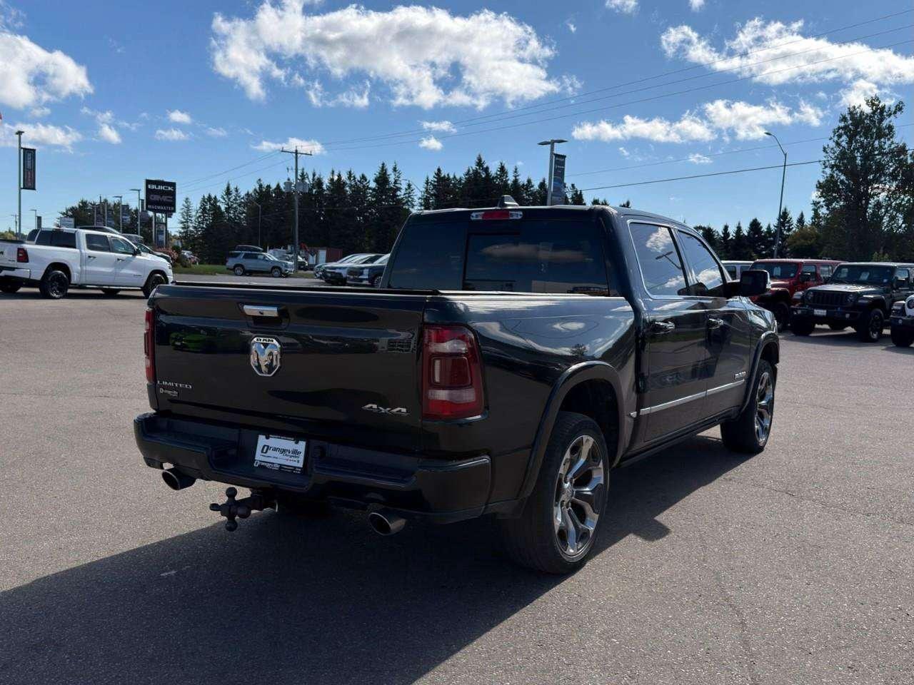 2022 RAM 1500 5.7L V8 HEMI   LEATHER   HEATED SEATS Photo