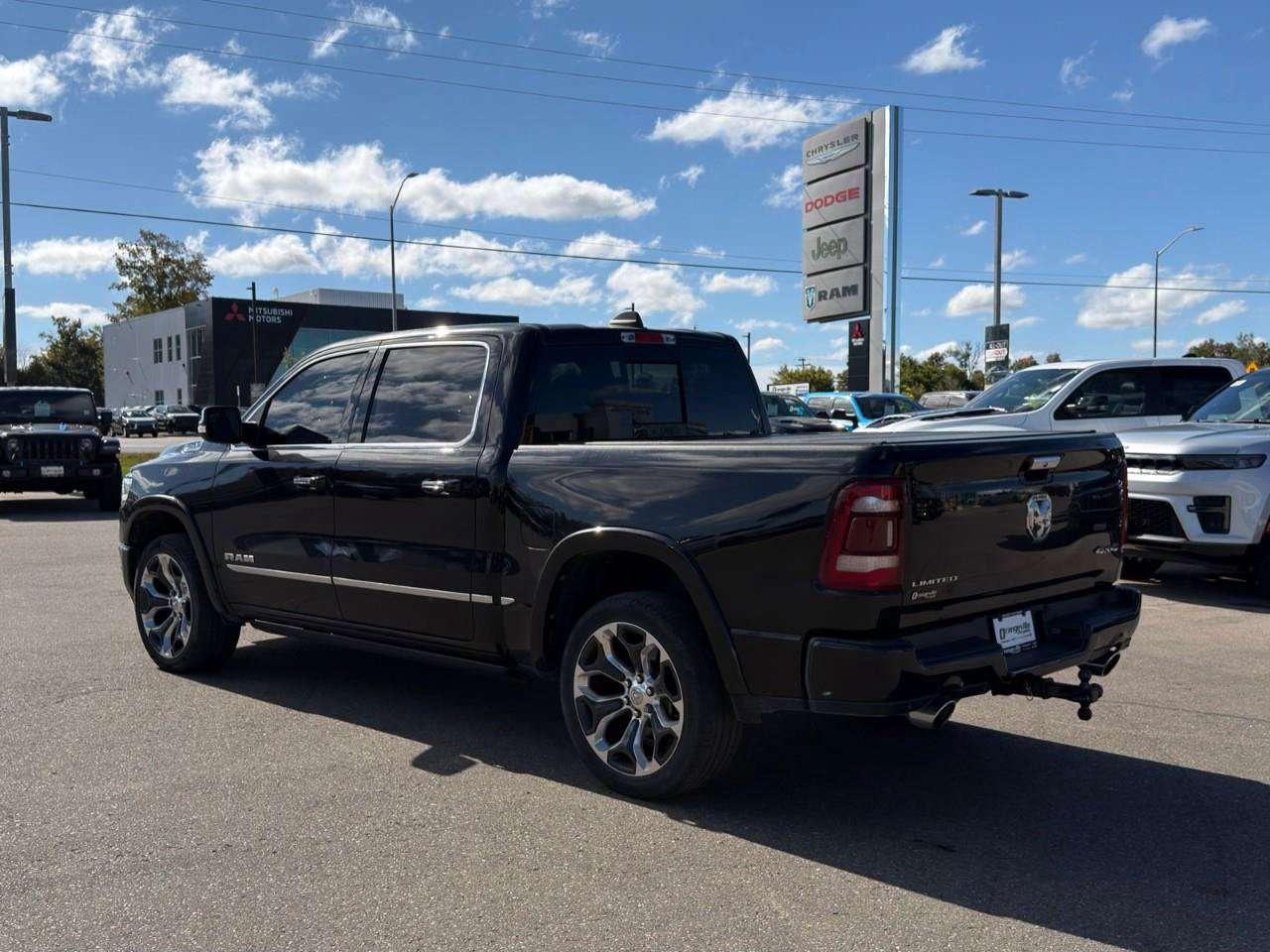 2022 RAM 1500 5.7L V8 HEMI   LEATHER   HEATED SEATS Photo