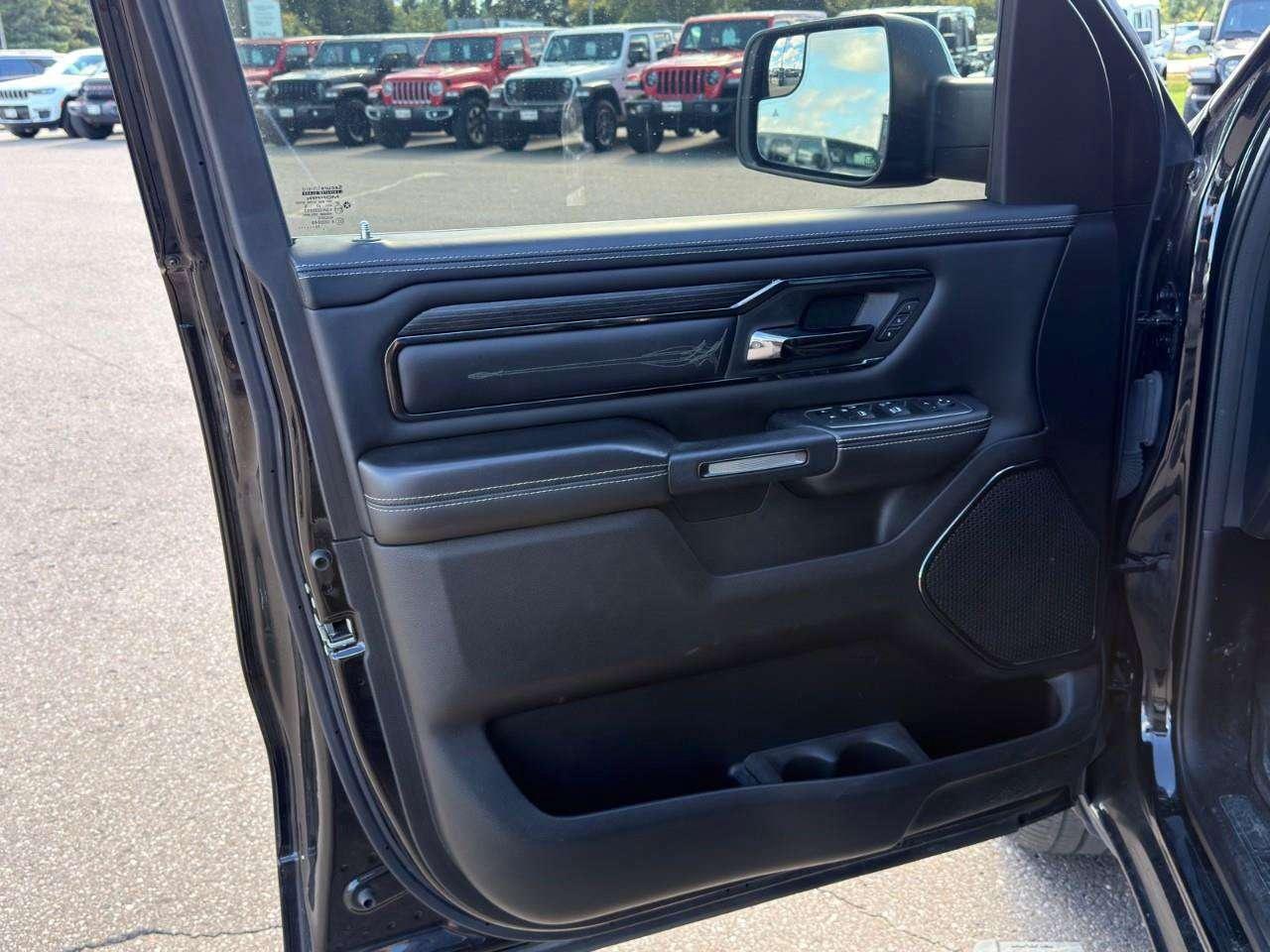2022 RAM 1500 5.7L V8 HEMI   LEATHER   HEATED SEATS Photo
