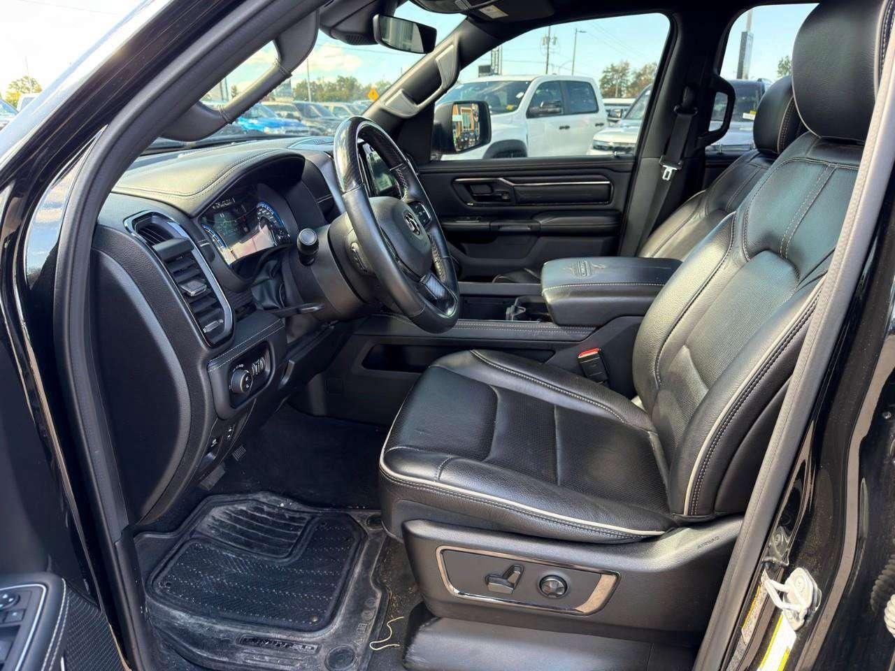 2022 RAM 1500 5.7L V8 HEMI   LEATHER   HEATED SEATS Photo