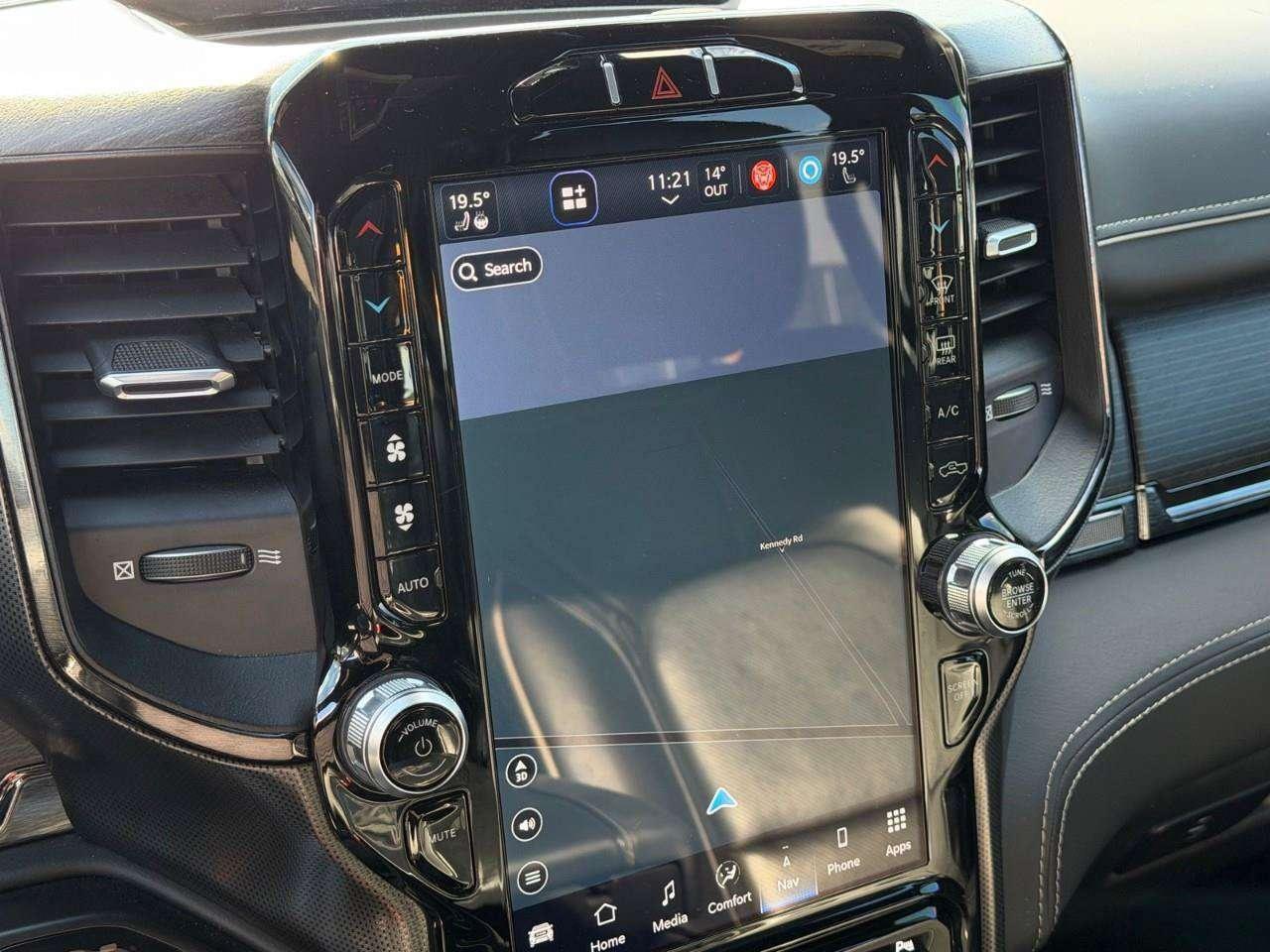 2022 RAM 1500 5.7L V8 HEMI   LEATHER   HEATED SEATS Photo