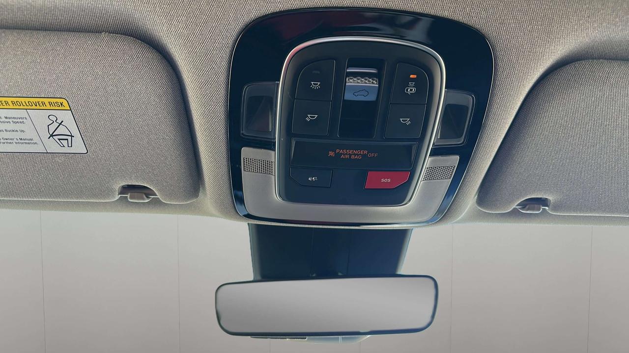 2023 Hyundai Santa Fe Luxury Photo
