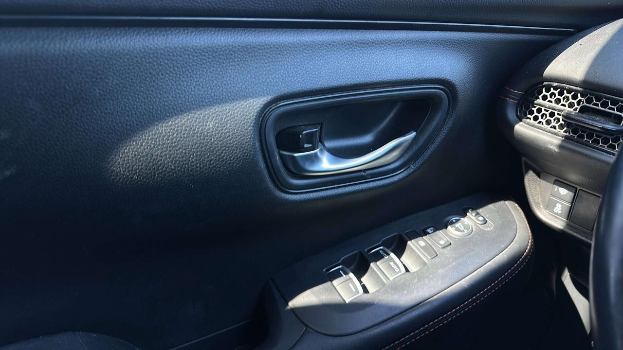 2025 Honda HR-V Sport Photo