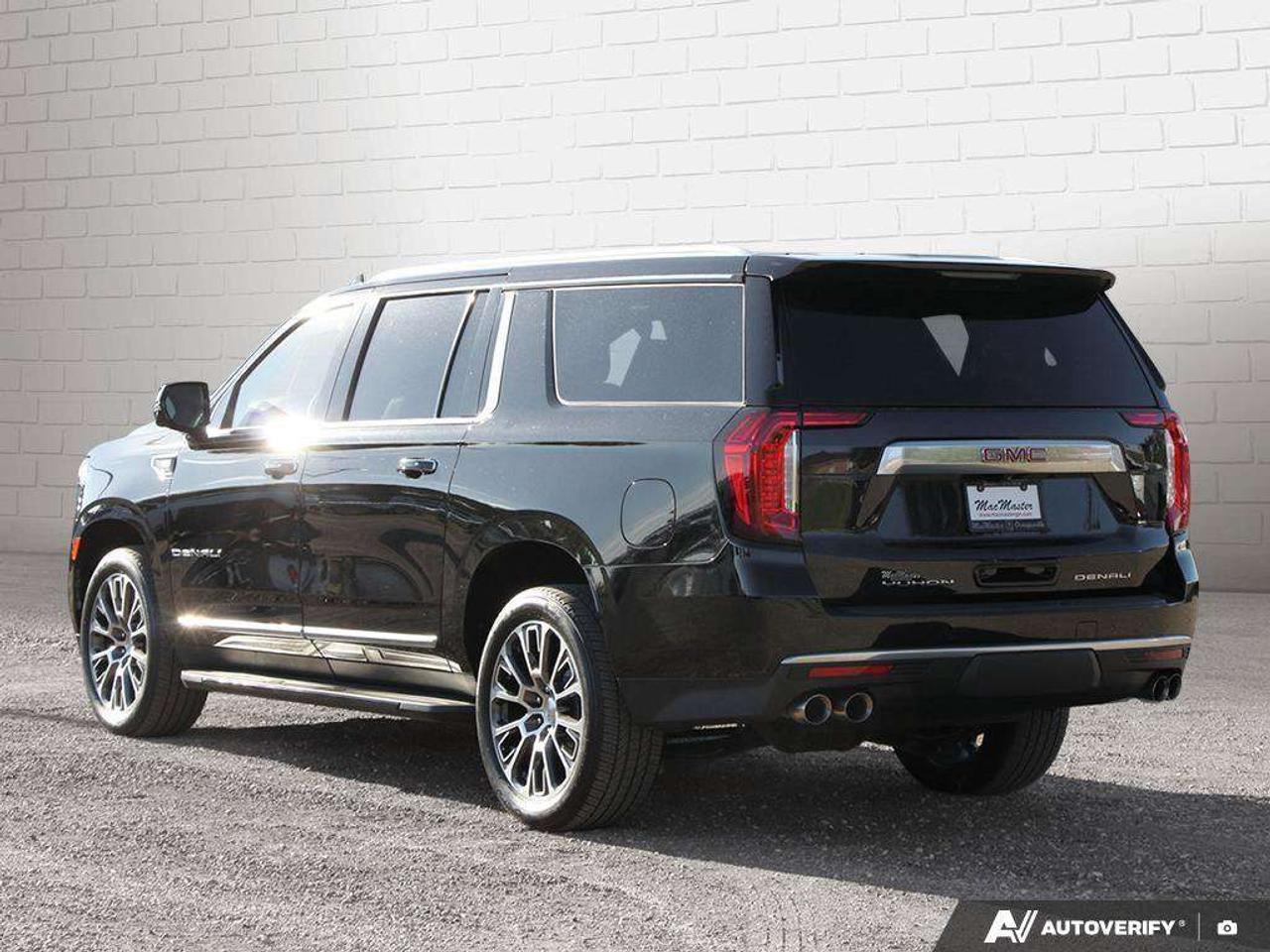 2023 GMC Yukon DENALI, 6.2L V8, 4X4, ALLOYS, LEATHER, BOSE, 1-OWNER, MACMASTER ORIGINAL, CERTIFIED PREOWNED! Photo