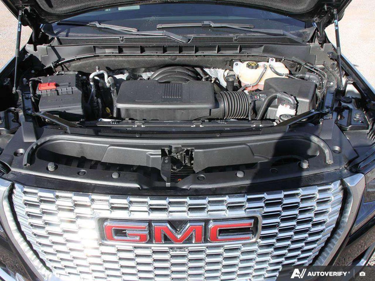 2023 GMC Yukon DENALI, 6.2L V8, 4X4, ALLOYS, LEATHER, BOSE, 1-OWNER, MACMASTER ORIGINAL, CERTIFIED PREOWNED! Photo