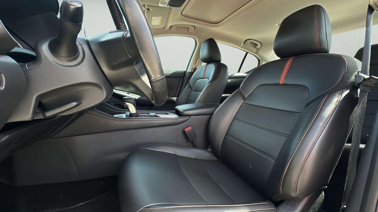 2024 Nissan Sentra SR Photo