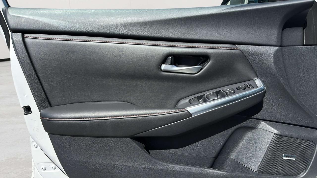 2024 Nissan Sentra SR Photo