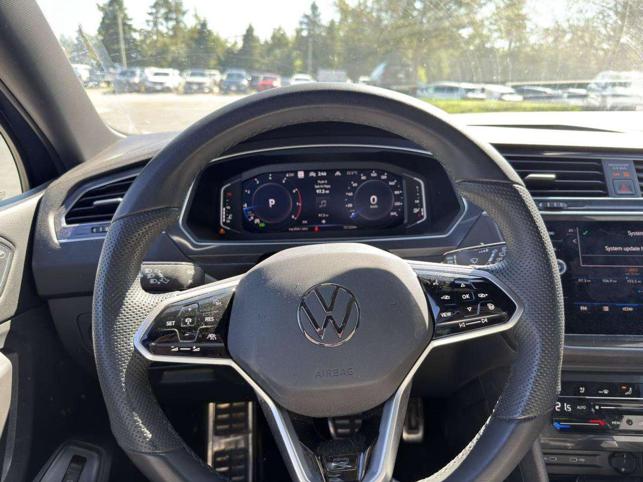 2024 Volkswagen Tiguan HIGHLINE R-LINE 4MOTION Photo