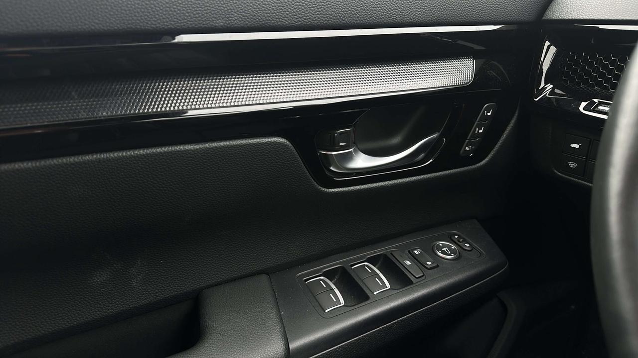 2024 Honda CR-V Touring Photo