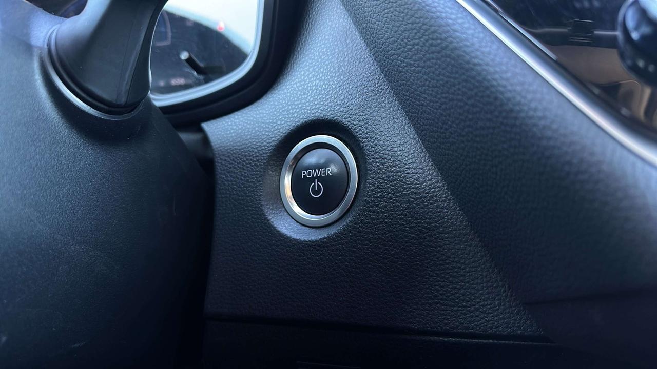 2025 Toyota Corolla LE Photo