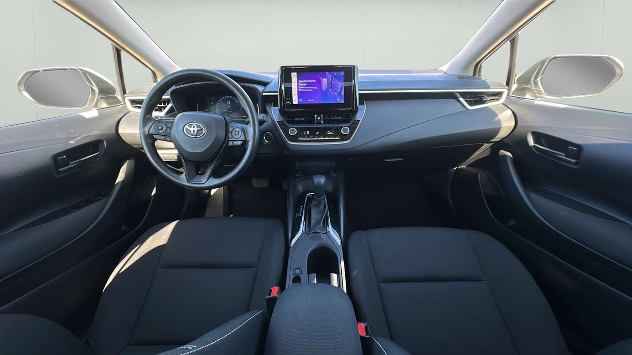 2025 Toyota Corolla LE Photo