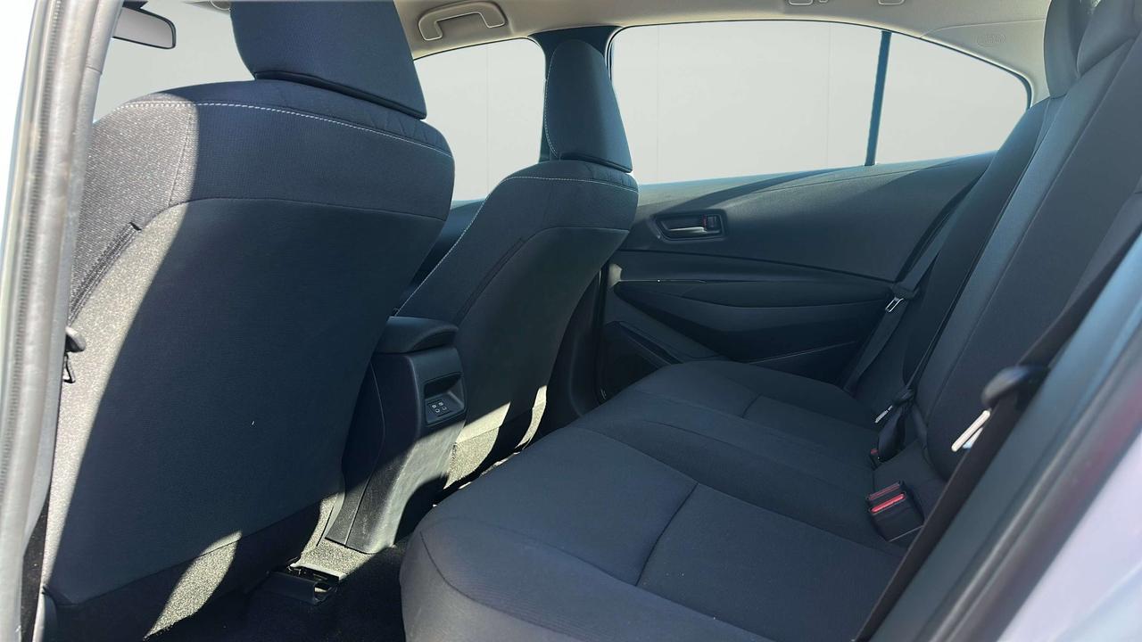 2025 Toyota Corolla LE Photo